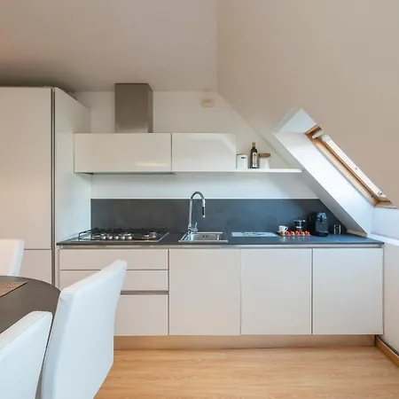 Xenia - Luxury & Elegant Penthouse In Life * Milan