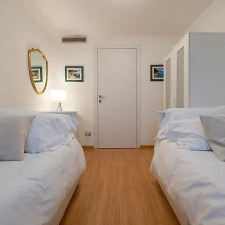 Xenia - Luxury & Elegant Penthouse In Life Apartment Milan