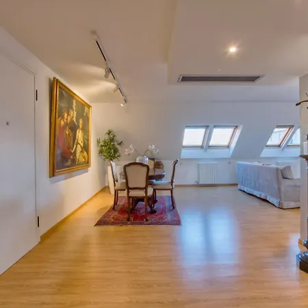 Apartment Xenia - Luxury & Elegant Penthouse In Life Milan